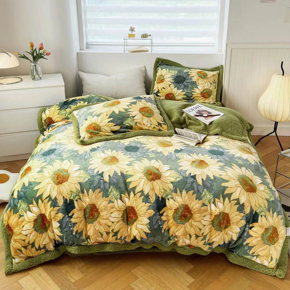 Doppelseitiges Bettlaken-Set aus Milchsamt und Sherpa mit Blumendruck