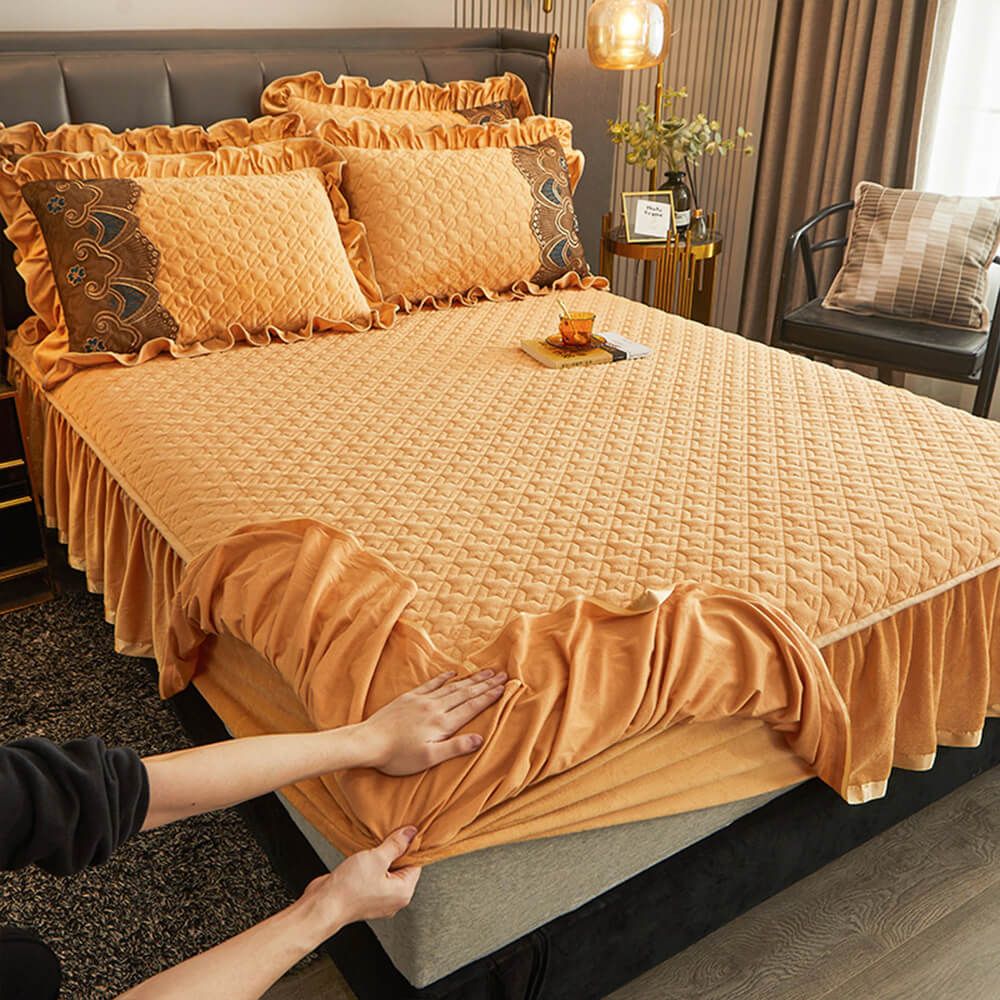 Luxueux ensemble de draps antidérapants brodés en velours cristal avec jupe de lit