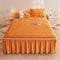 Set de falda de la cama acolchada de terciopelo cremoso de la leche