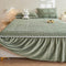 Set de falda de la cama acolchada de terciopelo cremoso de la leche