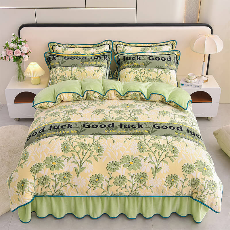 Elegancia floral Milk Velvet Bed Sheet juego con falda de cama