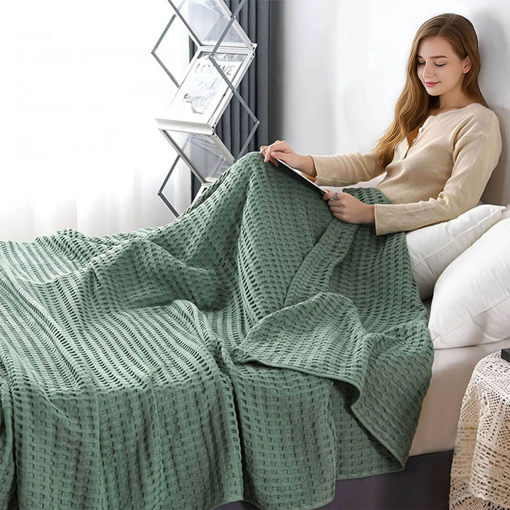 All-Season Lightweight Breathable Cotton Waffle Throw Blanket for Pets & People