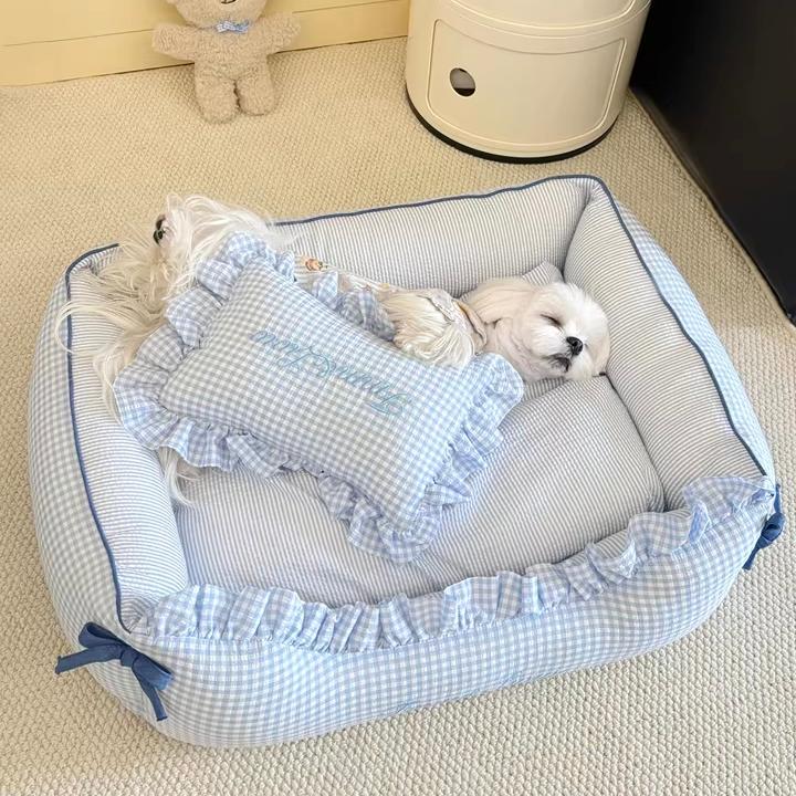 Soft Gingham Washable Dog & Cat Sofa Bed with Pillows