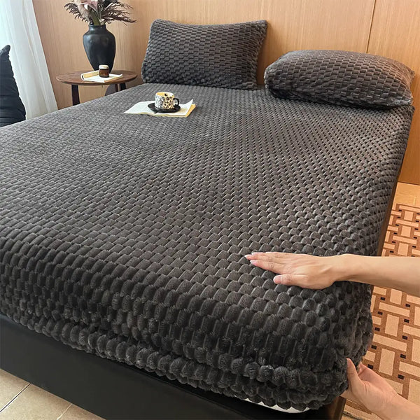 Soft Plush Skin-Friendly Mattress Protector Bedding Fitted Sheet Set