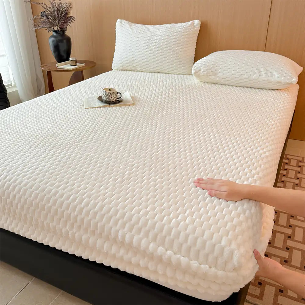 Soft Plush Skin-Friendly Mattress Protector Bedding Fitted Sheet Set