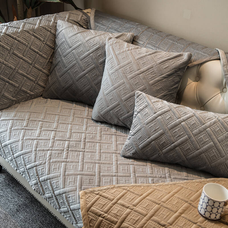 Kratzfester Vintage-Couchbezug aus dunklem, gestepptem Samt