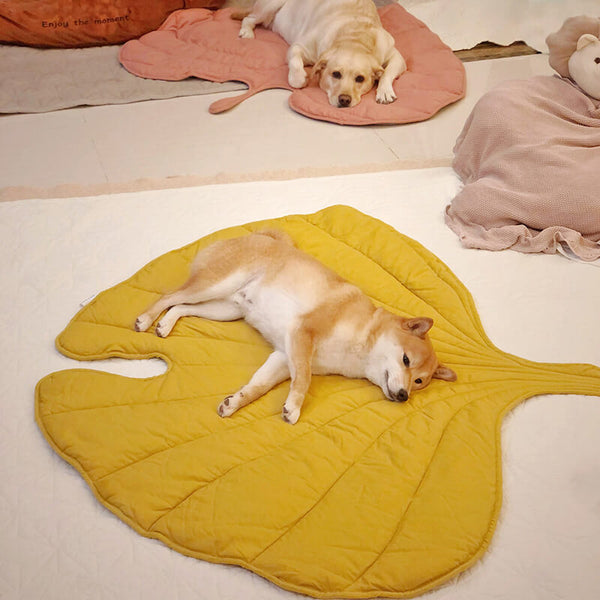 Manta de perro de forma de hoja